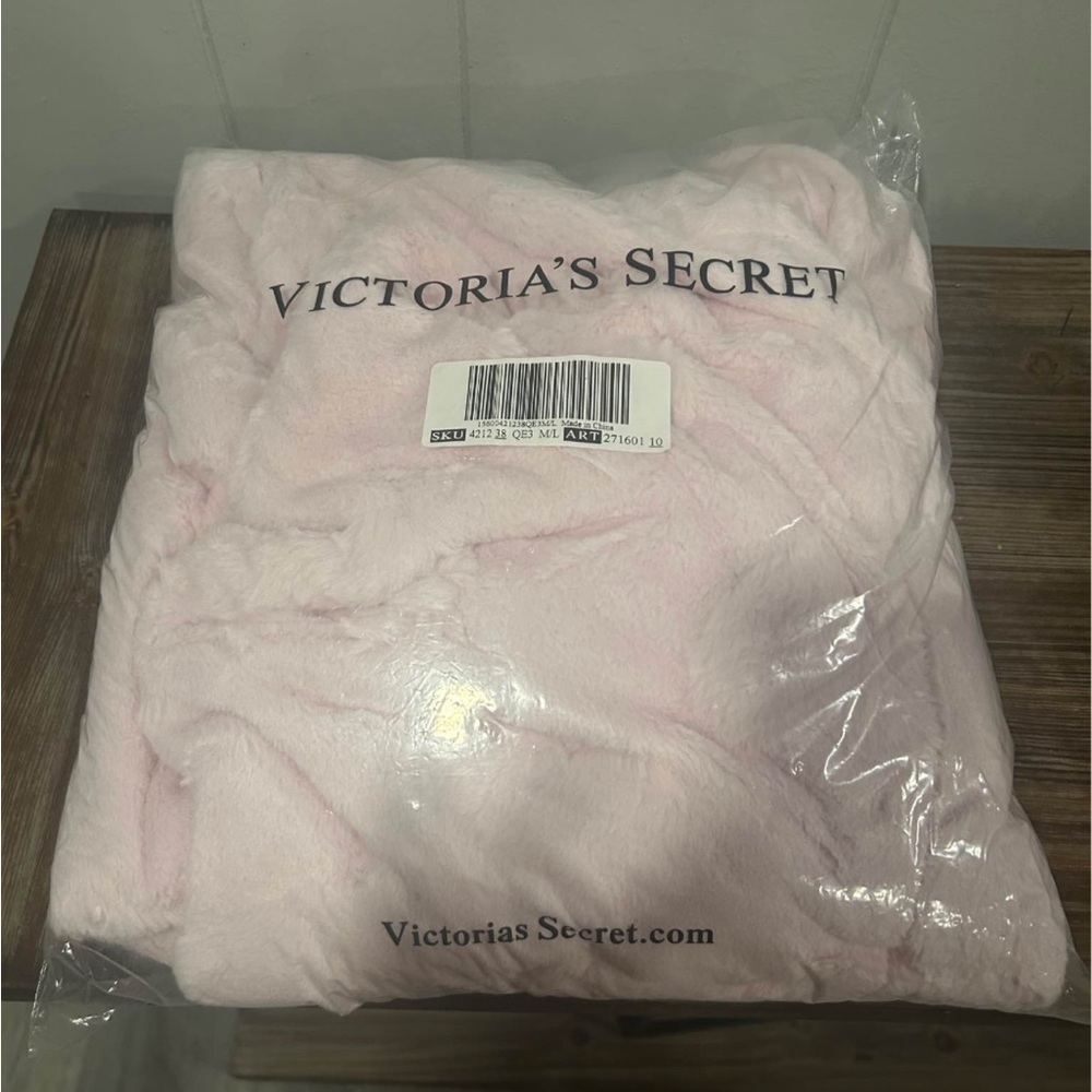 Frankie's Bikinis Soft Pink Robe